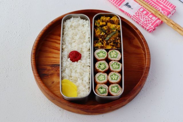 「オクラ肉巻き」「かぼちゃの塩昆布和え」2品弁当
