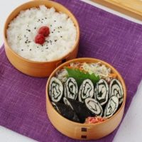 詰めるだけで映える！レンジ1回で作る「鶏ひき肉の大葉海苔巻き」「キャベツのじゃこナムル」2品弁当