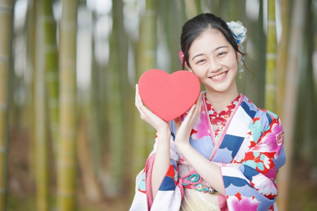 ふりそでの女性