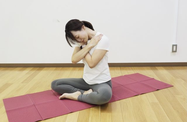 「首」のストレッチ