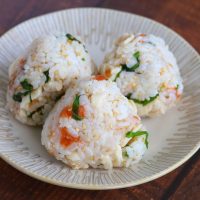甘いもの欲をリセット！「大葉×梅の高たんぱく質おにぎり」