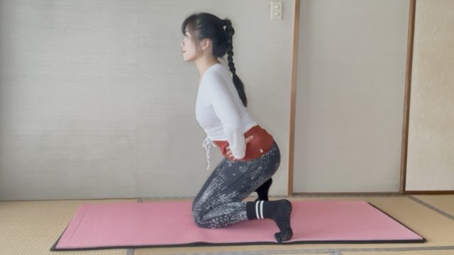 股関節ほぐしピラティス
