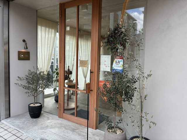 ぱんと菓子 いろり 外観