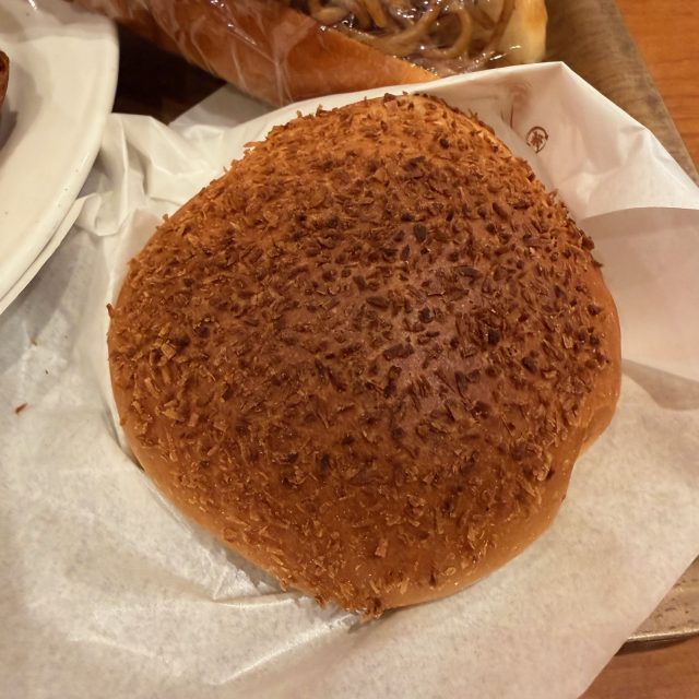 紅茶クリームパン