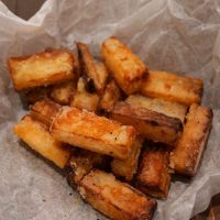 外カリ中じゅわ♪主役級のおいしさ「大根のから揚げ」の作り方