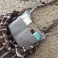 バッグの底に沈まない！取り出しがスムーズになる「吊り下げバッグインバッグ」