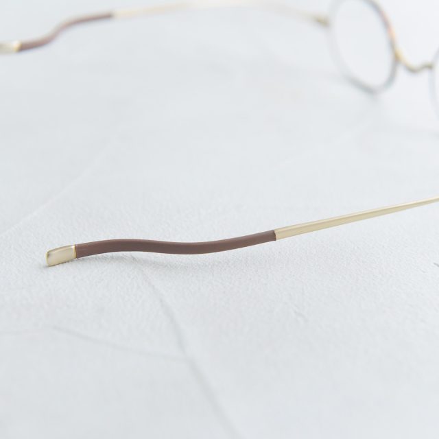 リーディンググラス「栞(しおり)」