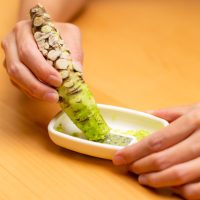 「ワサビ抜き」って英語でどう言う？