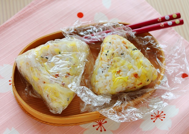 キャベツとおかかのおにぎり