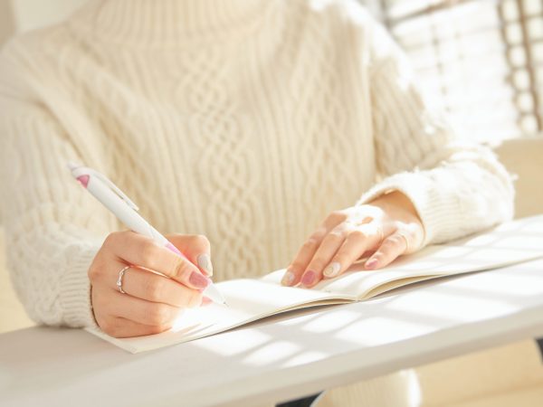 ノートに書く人