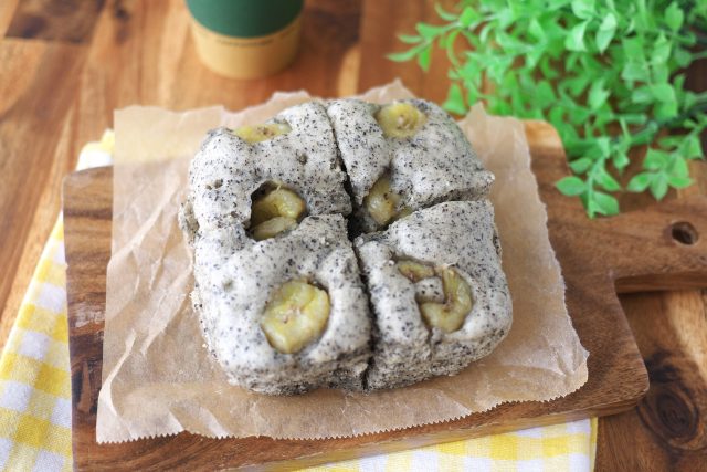 黒ごまバナナ蒸しパン