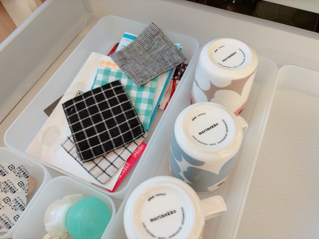 コースターやカップの収納