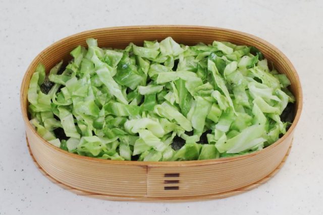 2品弁当の詰め方プロセス