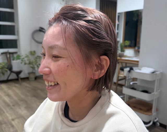 ボブスタイルの女性