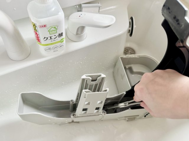 加湿器トレーの掃除