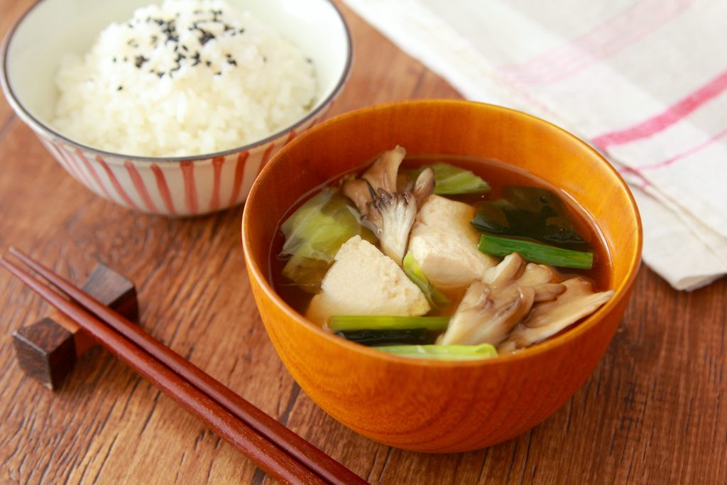 寒～い朝はこれ！体がほっと温まる「味噌汁」レシピ3選