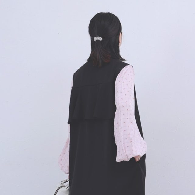 後ろフレア ブラックジレ