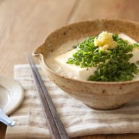 食べすぎた翌朝に◎胃にやさしい「豆腐スープ」朝ごはんレシピ3選