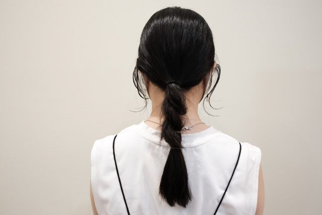 ロングヘアさん「ひとつ結びアレンジ」