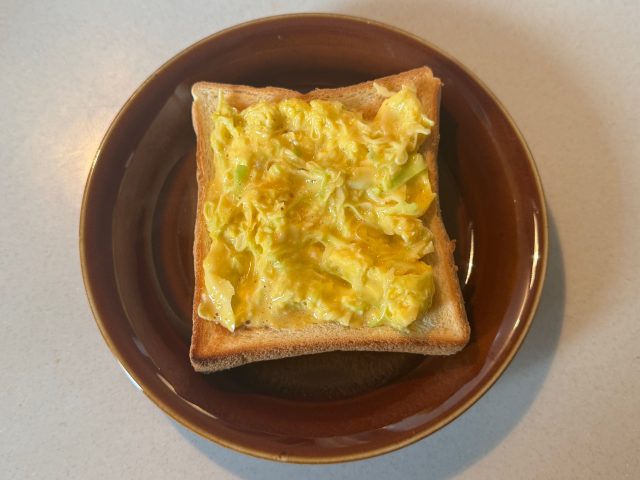 トーストにのせる