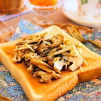 ダイエット中にも◎パン派にうれしい「甘くないトースト」朝ごはん3選