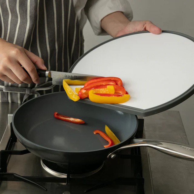 365methods バイカラー 軽量・抗菌まな板（D型） Mサイズ