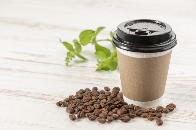 カップに入ったホットコーヒー