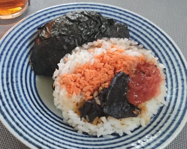 ばくだんおにぎり