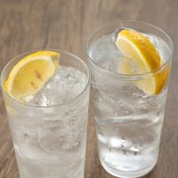 「焼酎ソーダ割り」って英語でどう言う？