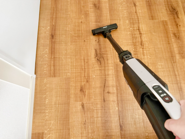 掃除機をかける