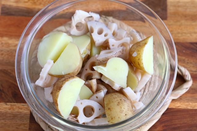 耐熱容器に材料を入れる