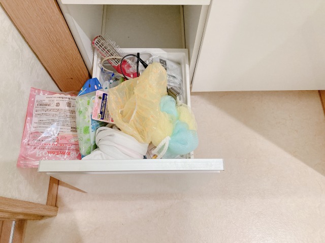 日用品を入れた引き出し