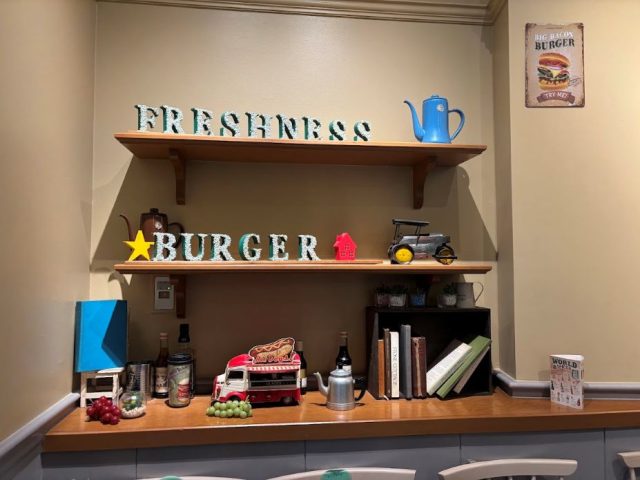 フレッシュネスバーガー店内装飾