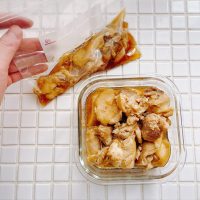冷凍2週間OK！素材1つで簡単「鶏もも肉のしょうゆ煮」の作り置き
