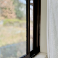 花粉を家に入れない！「窓の開け方」で差がつく換気のポイント3つ