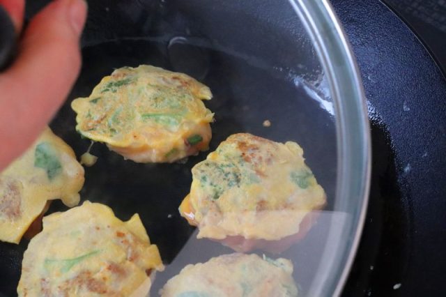 豚こま肉と大葉のピカタ