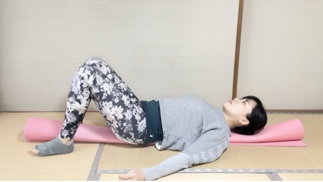 ピラティス「ニーオープン」