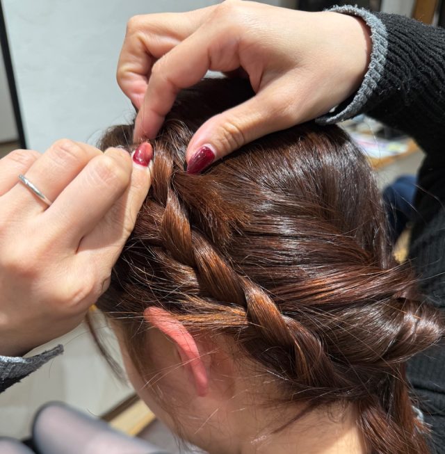 毛先をおりこむ