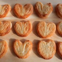 材料2つでお手軽！トースターで作る「ハートパイ」