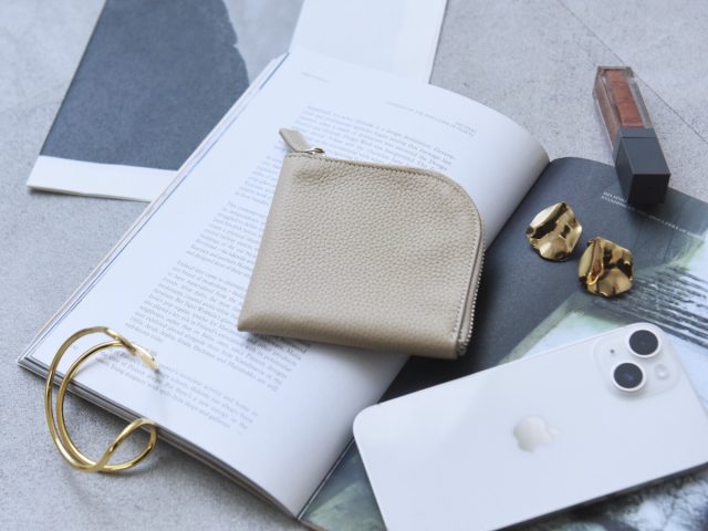 フラットで嵩張りにくい 牛革 L字型ウォレット ミニ財布