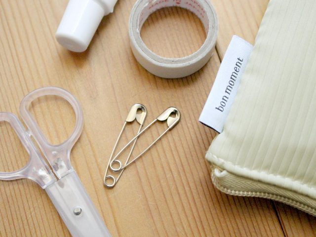 ボンモマンの手帳型ミニポーチ