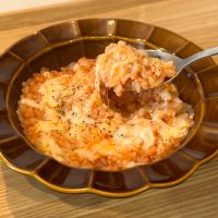 節約なのに大満足◎レンジで簡単「ツナのチーズトマトリゾット」