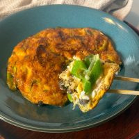 余り野菜で食費節約！冷蔵庫すっきり「やりくりオムレツ」