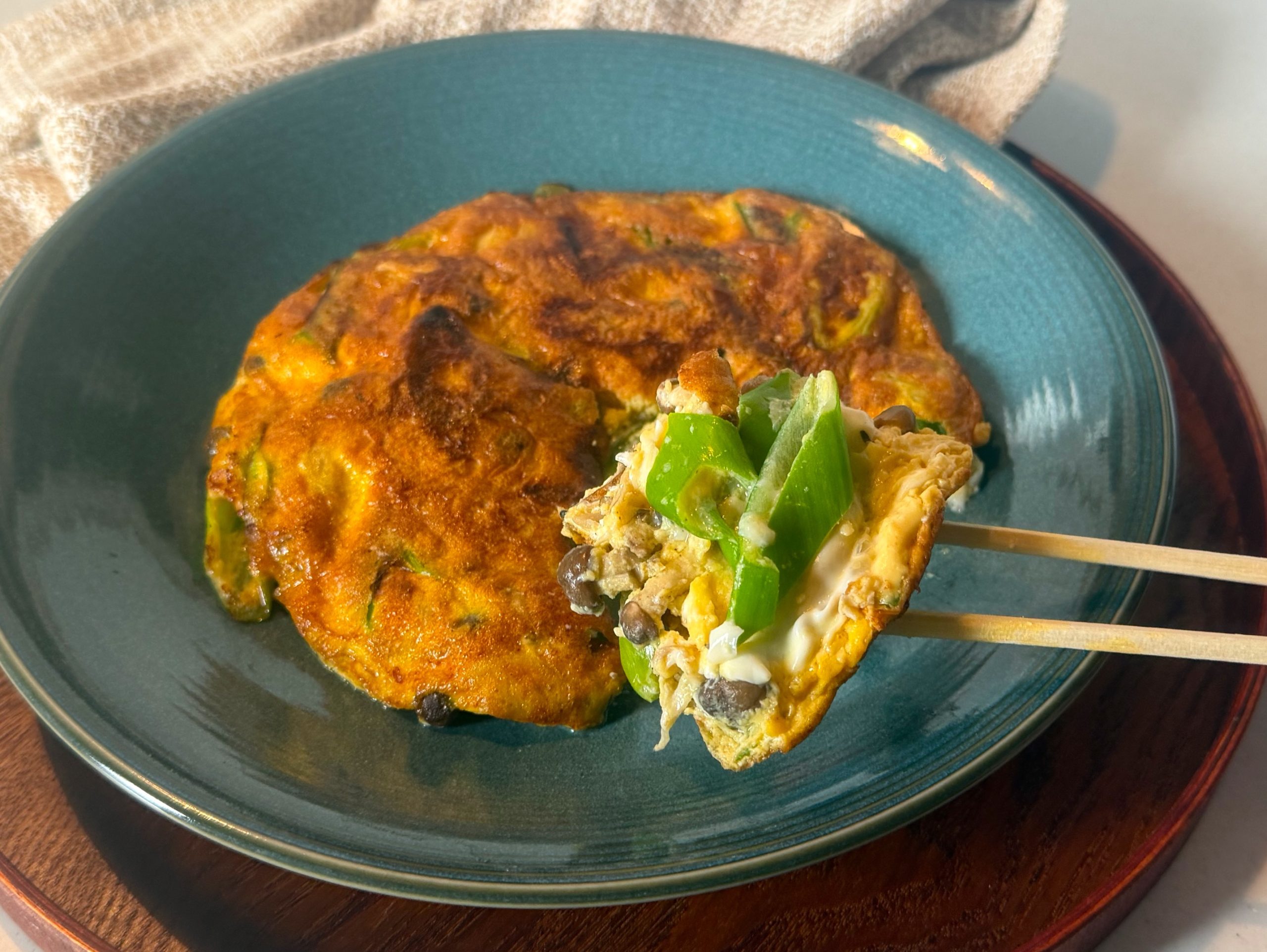 余り野菜で食費節約！冷蔵庫すっきり「やりくりオムレツ」 - 朝時間.jp