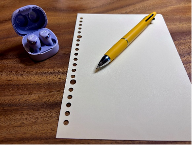 紙とペンとイヤホン