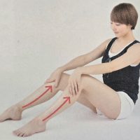 【美脚への道】ふくらはぎのむくみに！3秒でできるセルフケア「ボート漕ぎ」
