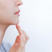 花粉＆乾燥に負けない！「肌バリア重視」メイクのコツ