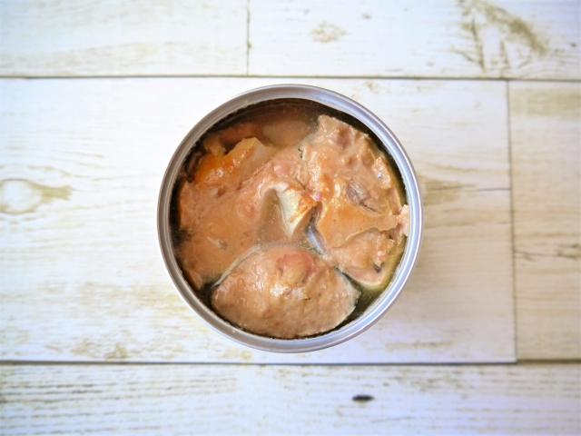 サバの水煮缶