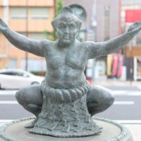 「相撲部屋」を2単語の英語で言うと？