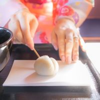 和菓子は美しくいただく！「和菓子の食べかた」マナー